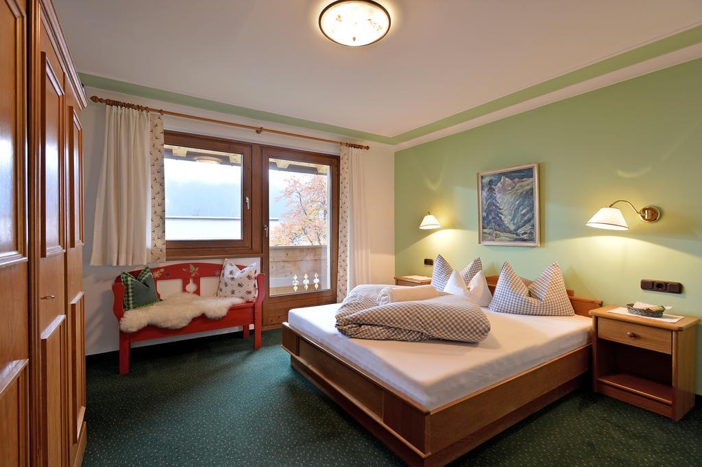 Landhaus Kumbichl Mayrhofen Habitación foto